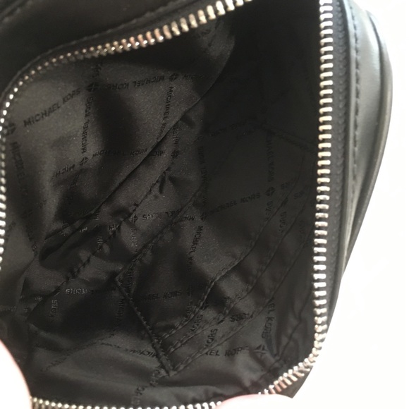 Final sale✨Michael Kors Peyton xs camera Xbody bag - Picture 4 of 7